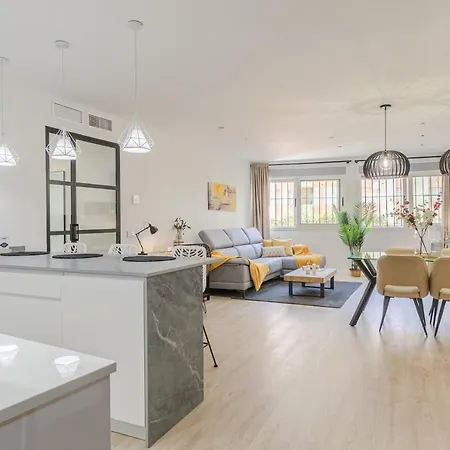 Apartment Avanti Murillo, Elegance & Comfort